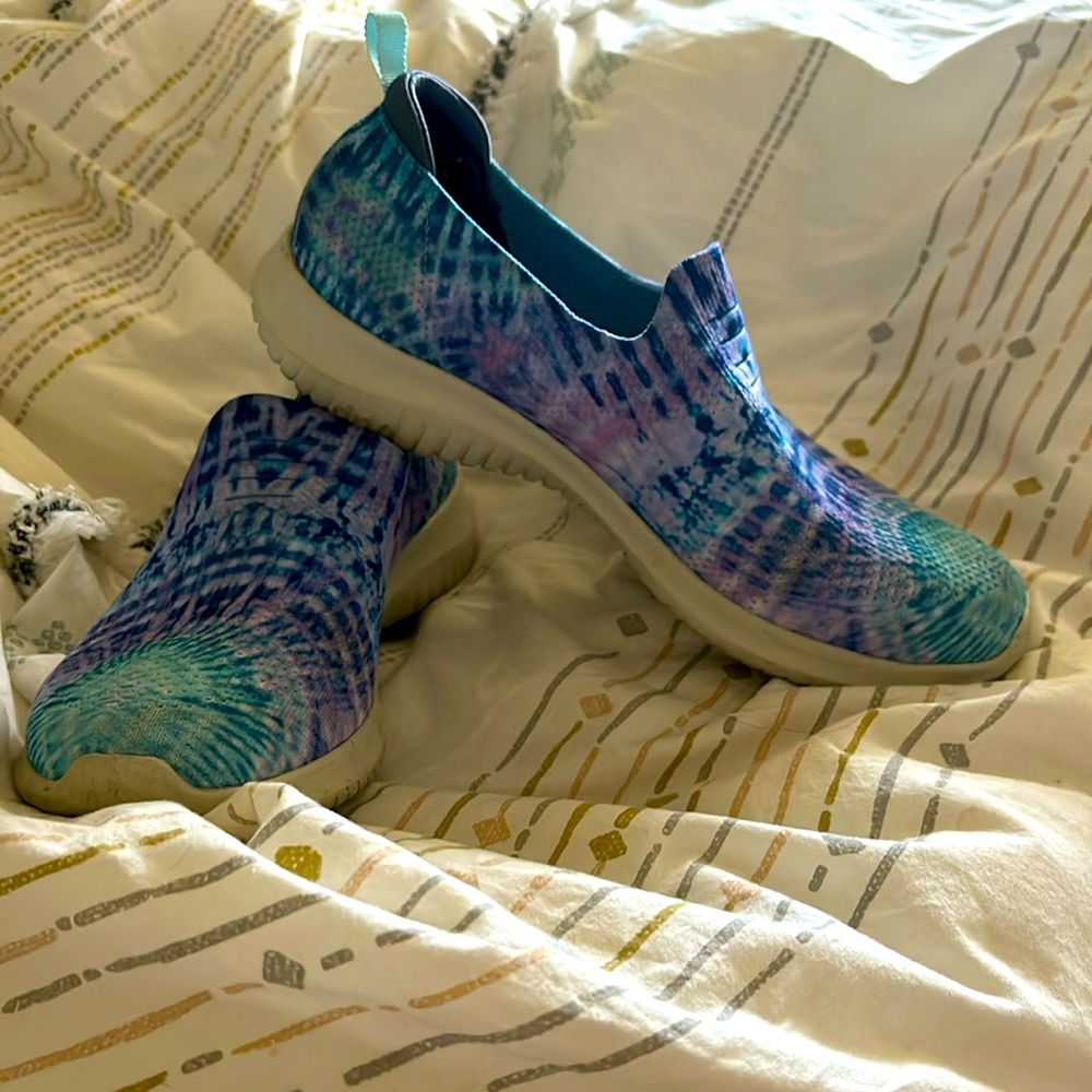 Skechers women’s Go Walk Joy slip-on stretch sneaker  tie dye purple blue 8.5